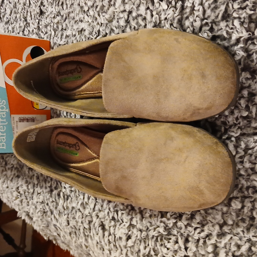 Women's Baretraps Janine Memory Foam Taupe Tan Flats Shoes Size 9 1/2 M